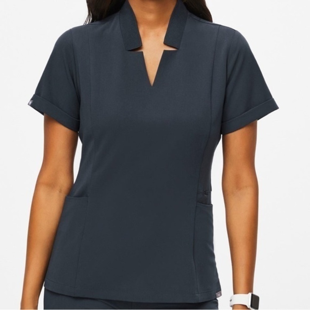 Figs Inala Slim Scrub Top
New in package
CORE STYLE
FIONX T - Picture 3 of 13